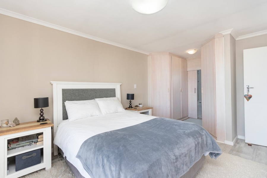 To Let 3 Bedroom Property for Rent in Van Riebeeckstrand Western Cape